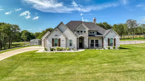 4012 Conejo Ct, Poolville, TX 76487