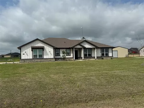 125 Range Ln, Decatur, TX 76234