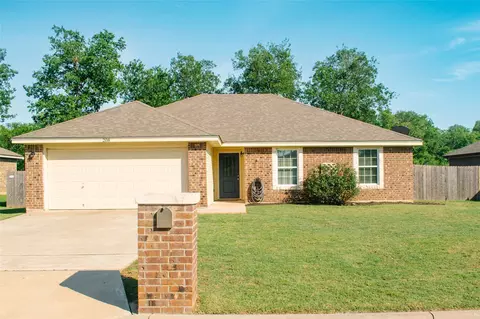 208 Woodlands Blvd, Waco, TX 76705