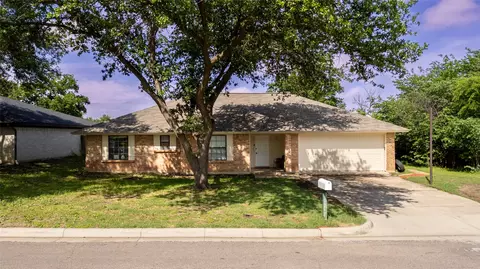 3612 Woodmoor Rd, Fort Worth, TX 76133
