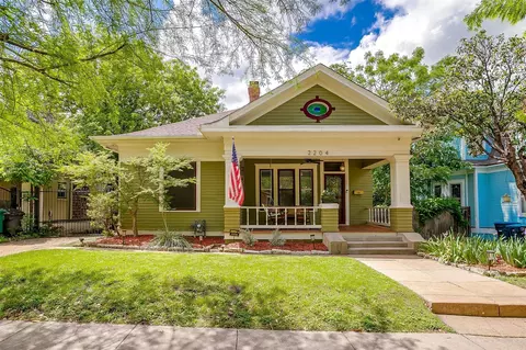 2204 Lipscomb St, Fort Worth, TX 76110