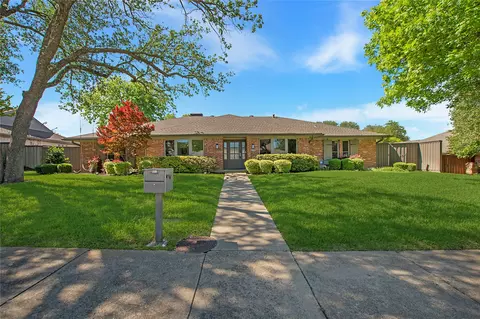 7032 Roundrock Rd, Dallas, TX 75248