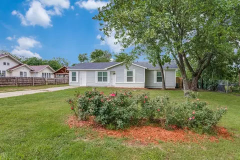303 E Shelton St, Alvarado, TX 76009