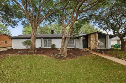 4512 Starlight Dr, Haltom City, TX 76117