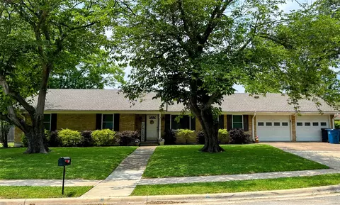 124 Circle Dr, Kaufman, TX 75142