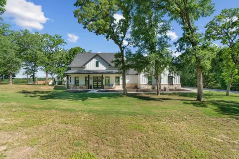 201 Grace Ct, Weatherford, TX 76088