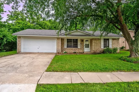 217 E Iowa St, Sherman, TX 75090