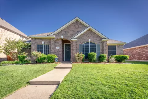 317 Rain Tree Dr, Sunnyvale, TX 75182