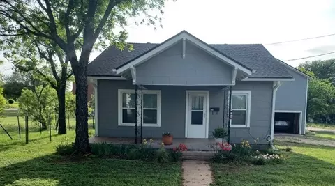 203 N Flint St, Breckenridge, TX 76424