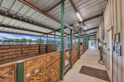 Entry Way - 13323 Chapel Rd, Lorena, TX 76655 photo 2 of 3
