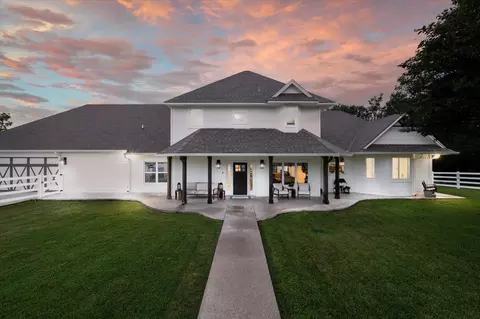 Exterior - 13323 Chapel Rd, Lorena, TX 76655 photo 2 of 8
