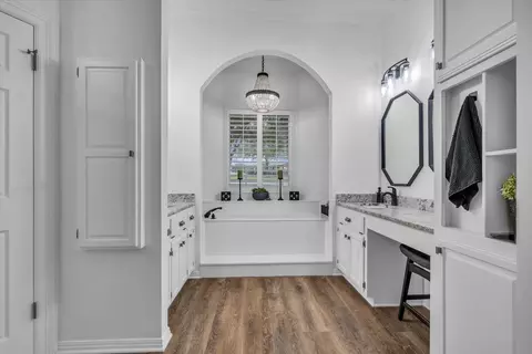 Bath - 13323 Chapel Rd, Lorena, TX 76655 photo 1 of 3