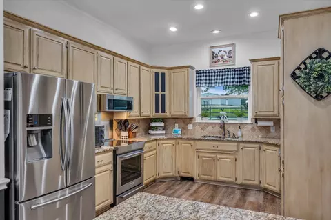 Kitchen - 13323 Chapel Rd, Lorena, TX 76655 photo 1 of 2
