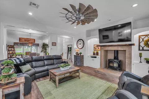 Living - 13323 Chapel Rd, Lorena, TX 76655 photo 2 of 2