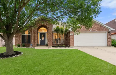 1132 Deer Valley Ln, Arlington, TX 76001