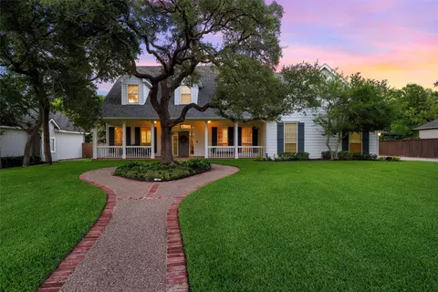 306 Winding Creek Ln, Mcgregor, TX 76657
