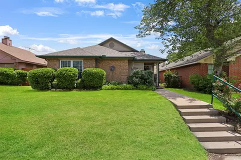 7340 Blackthorn Dr, Fort Worth, TX 76137