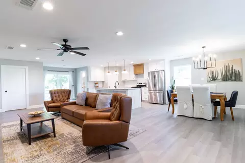 Living - 405 S Oak St, Ector, TX 75439 photo 1 of 2