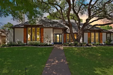 9943 Chimney Hill Ln, Dallas, TX 75243