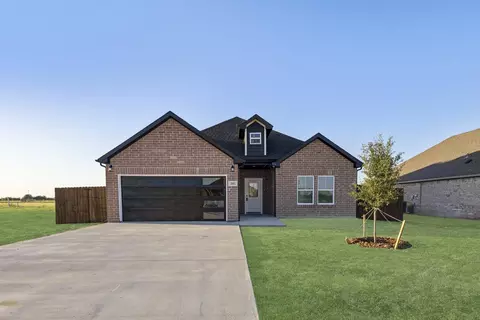 1043 Springview Ln, Mabank, TX 75147