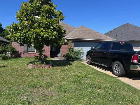 3287 Grand Lake Dr, Bossier City, LA 71111