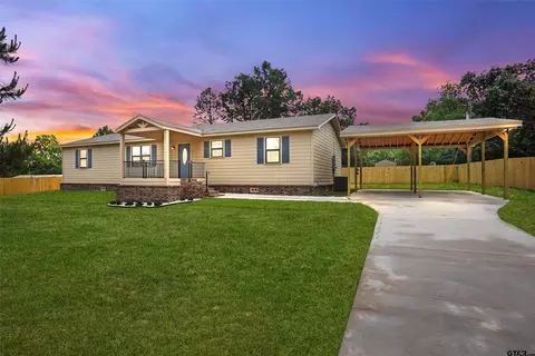 2409 Waterwood Dr, Chandler, TX 75758
