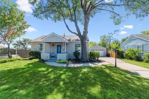2512 Halloran St, Fort Worth, TX 76107