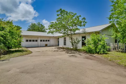120 Heritage Trl, Granbury, TX 76048