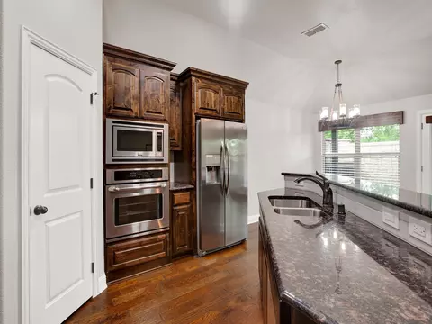 Kitchen - 117 Tower Cir, Terrell, TX 75160 photo 2 of 3
