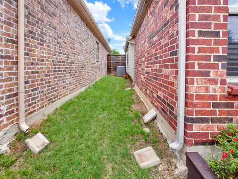 Exterior - 117 Tower Cir, Terrell, TX 75160 photo 1 of 5