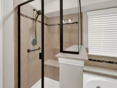 Bath - 117 Tower Cir, Terrell, TX 75160 photo 2 of 3