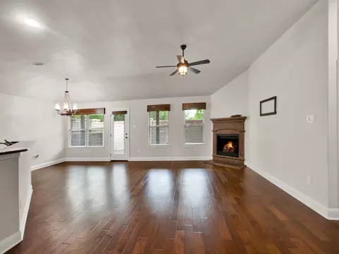 Living - 117 Tower Cir, Terrell, TX 75160 photo 1 of 5