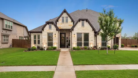 440 Wildwood Ct, Waxahachie, TX 75165