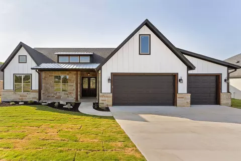 9008 Parkview Cir, Tolar, TX 76476