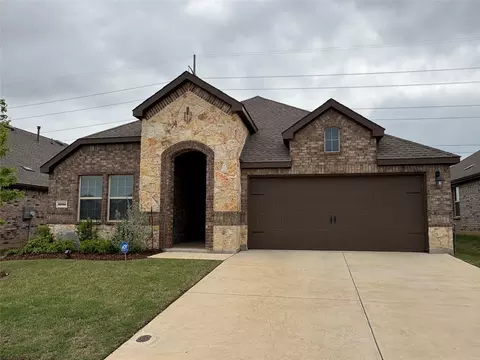 3505 Trails End Rd, Aubrey, TX 76227
