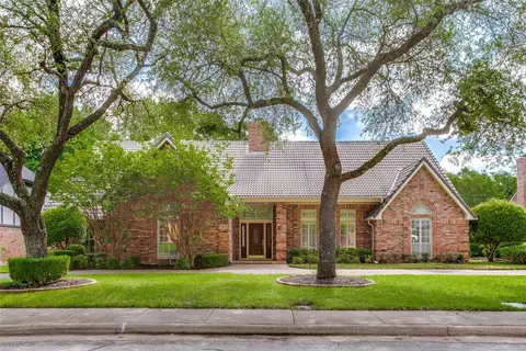 806 Kensington Dr, Duncanville, TX 75137