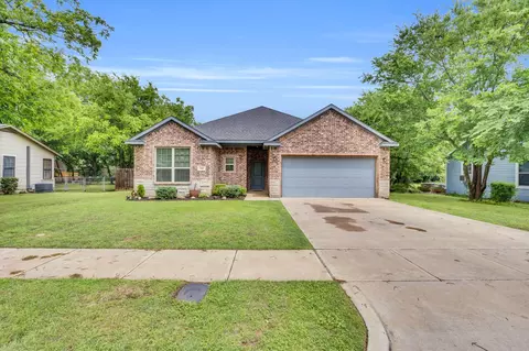 306 N Pendell Ave, Cleburne, TX 76033