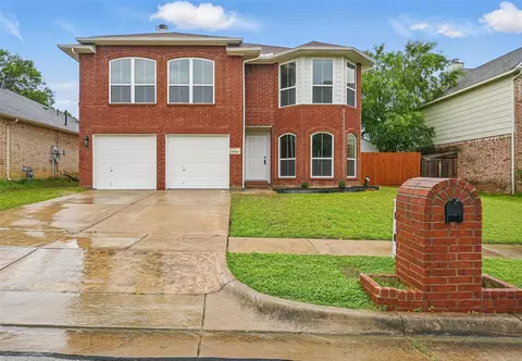 2324 Wilmette Dr, Arlington, TX 76018
