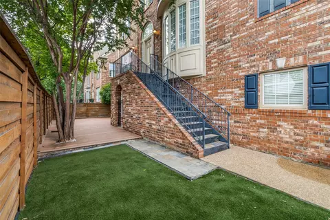 2813 Welborn St, Dallas, TX 75219