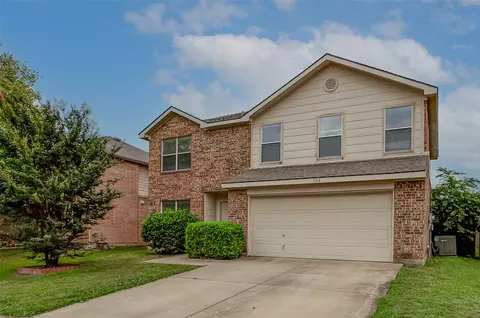 708 Eagle Dr, Saginaw, TX 76131