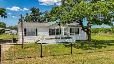 215 Dorothy Ln, Springtown, TX 76082