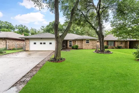 2317 Bolden Rd, Irving, TX 75060
