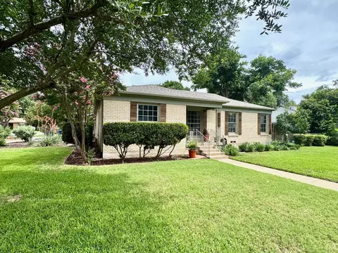 9636 Carnegie Dr, Dallas, TX 75228