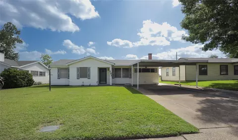 121 Highland Dr, Ennis, TX 75119