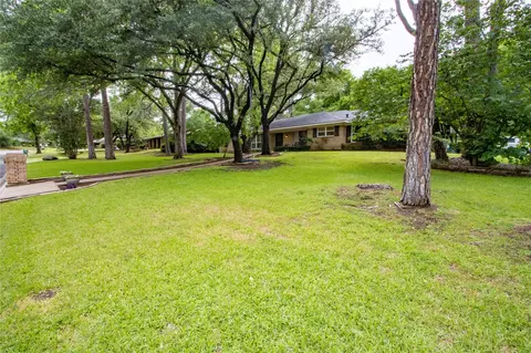 200 Pennsylvania Dr, Denton, TX 76205