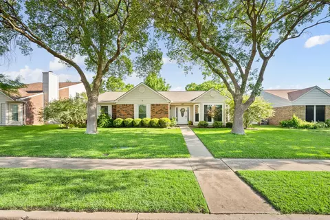 413 Kirkwood Dr, Lewisville, TX 75067