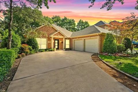 12935 Epps Field Rd, Farmers Branch, TX 75234