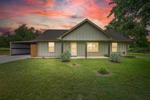208 Mesquite Tree Ct, Poolville, TX 76487