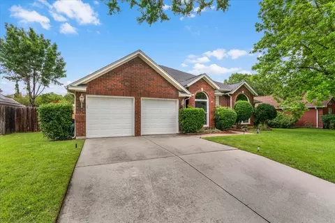 508 Aurora Dr, Euless, TX 76039 photo 2
