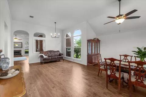 508 Aurora Dr, Euless, TX 76039 photo 5